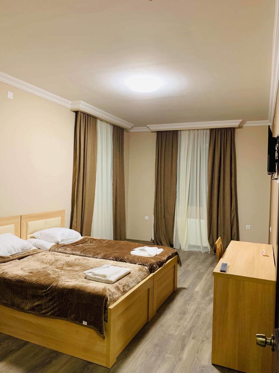 Hotel Patriot メスティア エクステリア 写真
