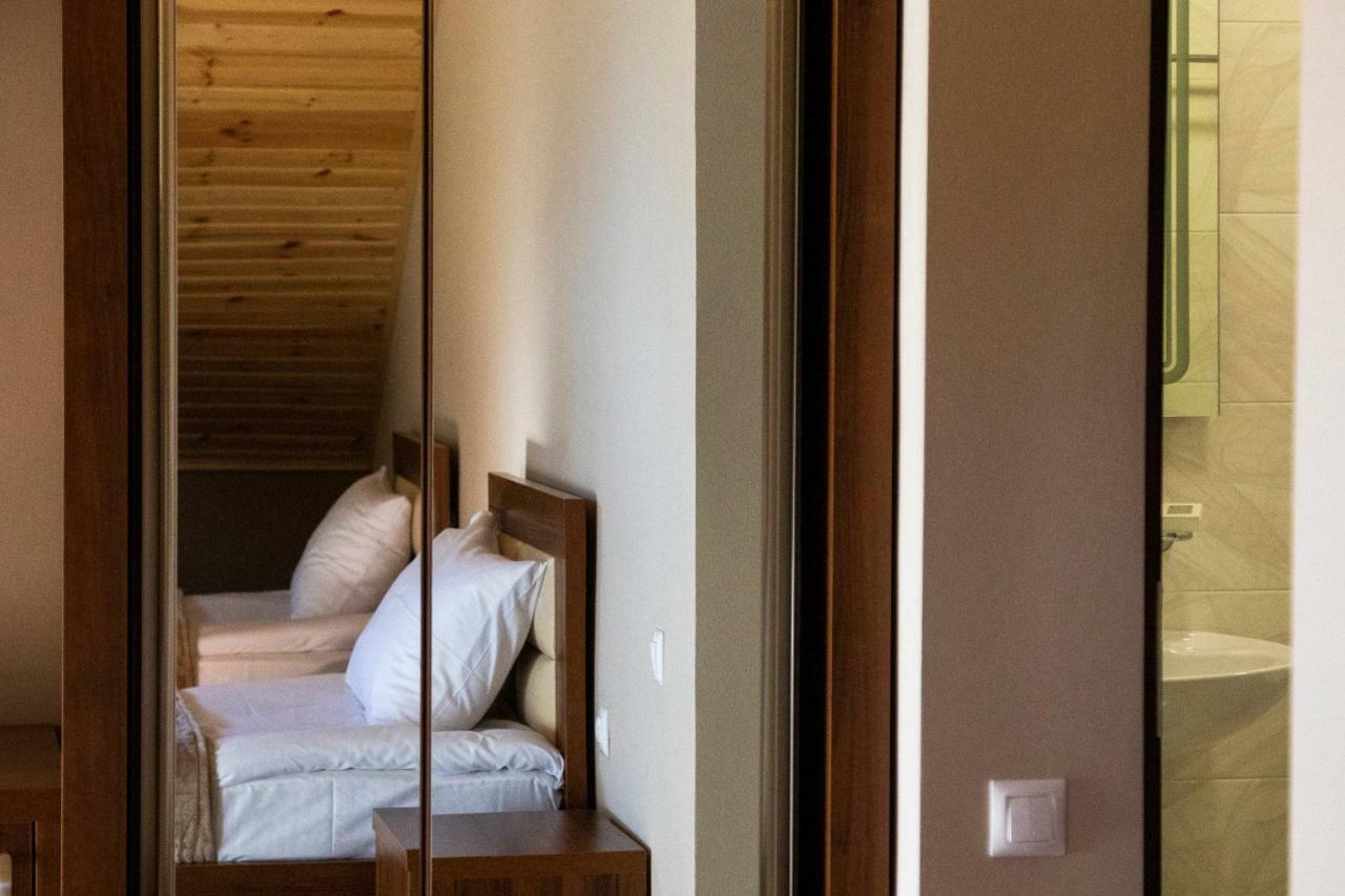 Hotel Patriot メスティア エクステリア 写真